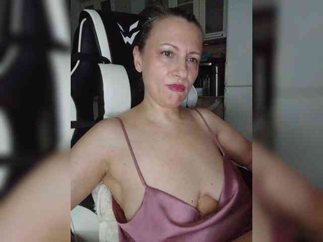 LoveSuperGerl webcam