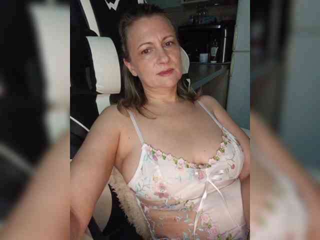 LoveSuperGerl webcam