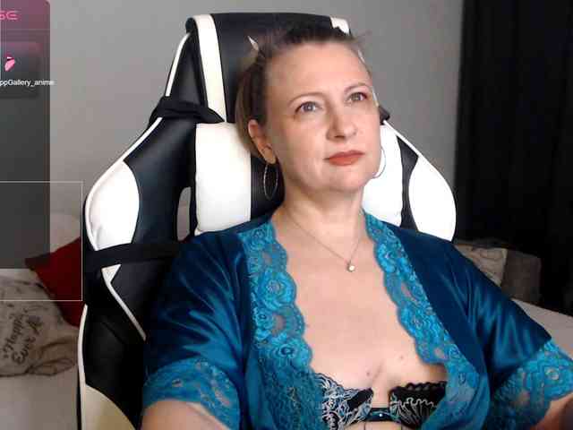 LoveSuperGerl webcam