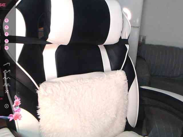 LoveSuperGerl webcam