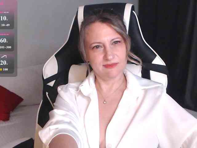 LoveSuperGerl webcam