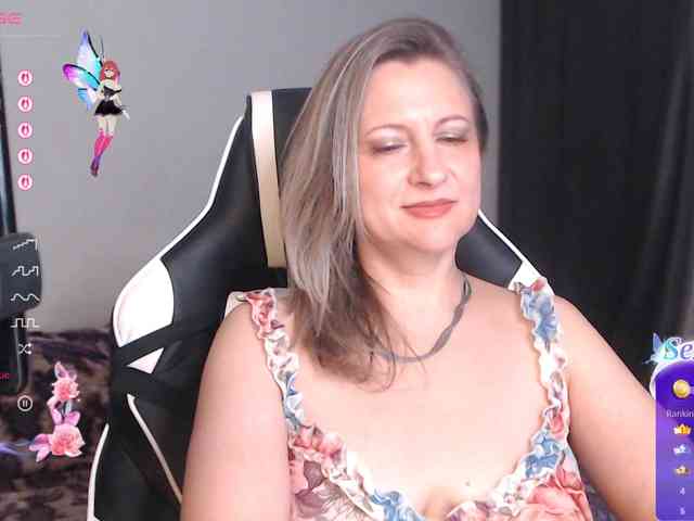 LoveSuperGerl webcam