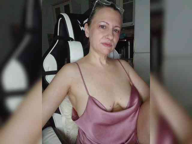 LoveSuperGerl webcam