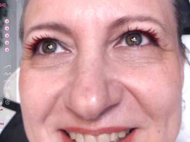 LoveSuperGerl webcam