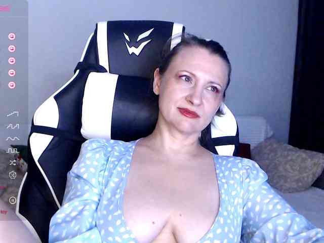 LoveSuperGerl webcam