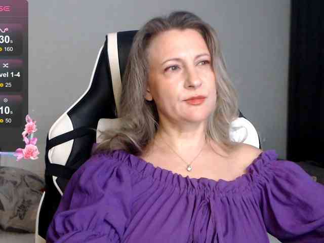 LoveSuperGerl webcam