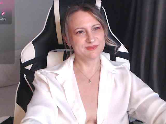 LoveSuperGerl webcam