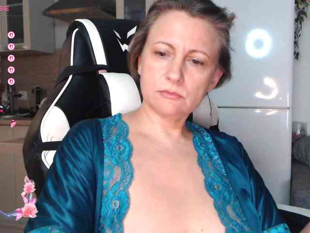 LoveSuperGerl webcam