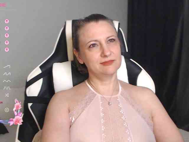 LoveSuperGerl webcam