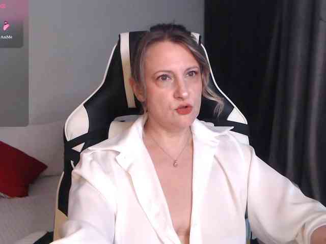 LoveSuperGerl webcam