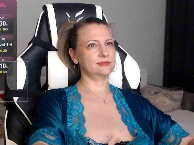 LoveSuperGerl webcam