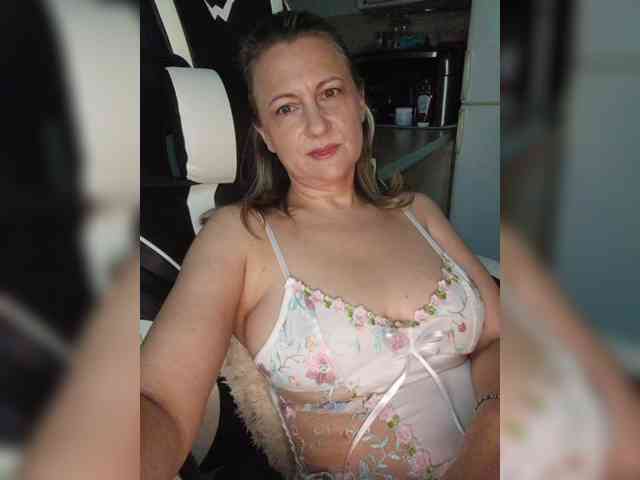 LoveSuperGerl webcam