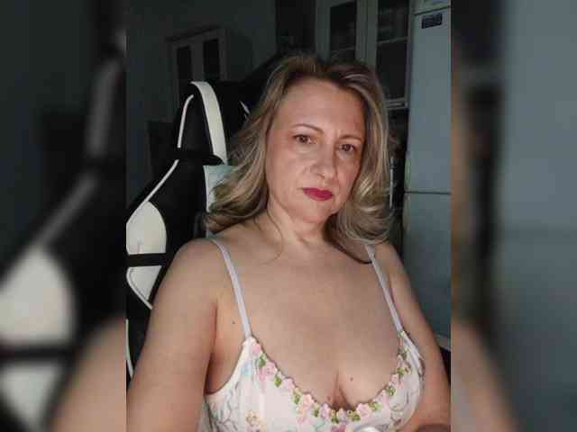 LoveSuperGerl webcam