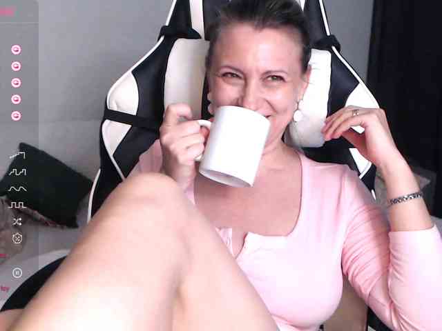 LoveSuperGerl webcam