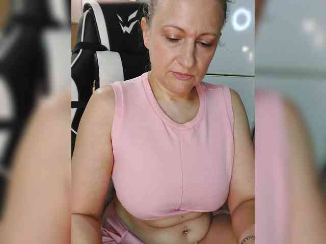 LoveSuperGerl webcam