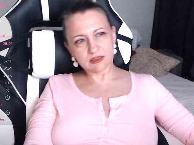 LoveSuperGerl webcam