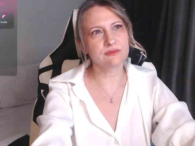 LoveSuperGerl webcam