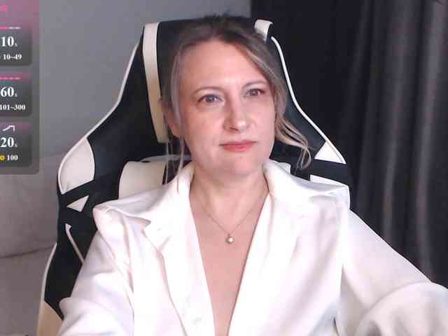 LoveSuperGerl webcam