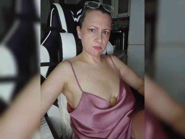 LoveSuperGerl webcam