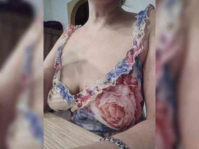 LoveSuperGerl webcam