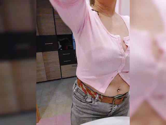 LoveSuperGerl webcam