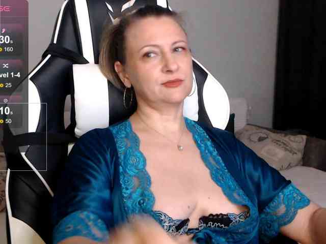 LoveSuperGerl webcam