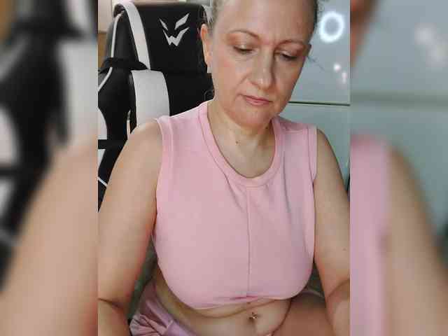 LoveSuperGerl webcam