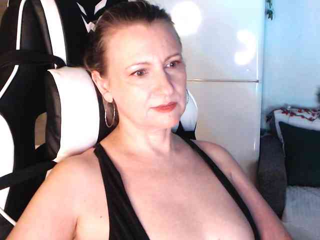 LoveSuperGerl webcam