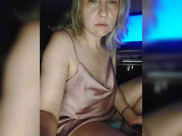 LoveSuperGerl webcam