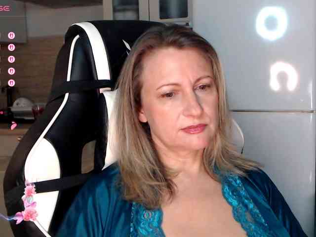 LoveSuperGerl webcam