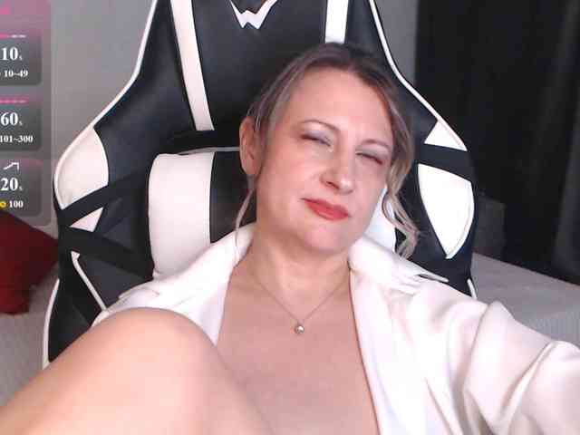 LoveSuperGerl webcam