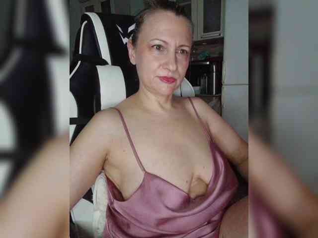 LoveSuperGerl webcam