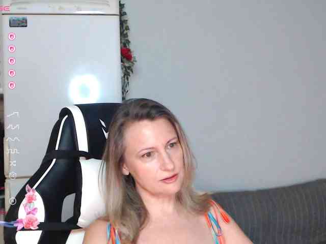 LoveSuperGerl webcam