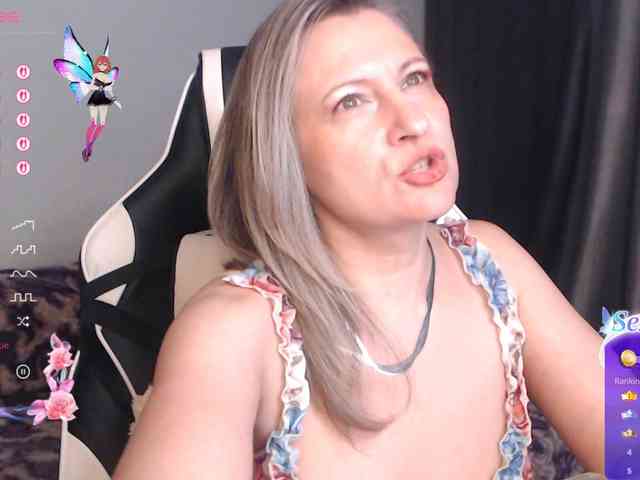 LoveSuperGerl webcam