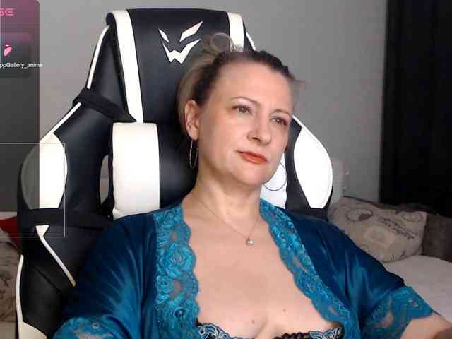 LoveSuperGerl webcam