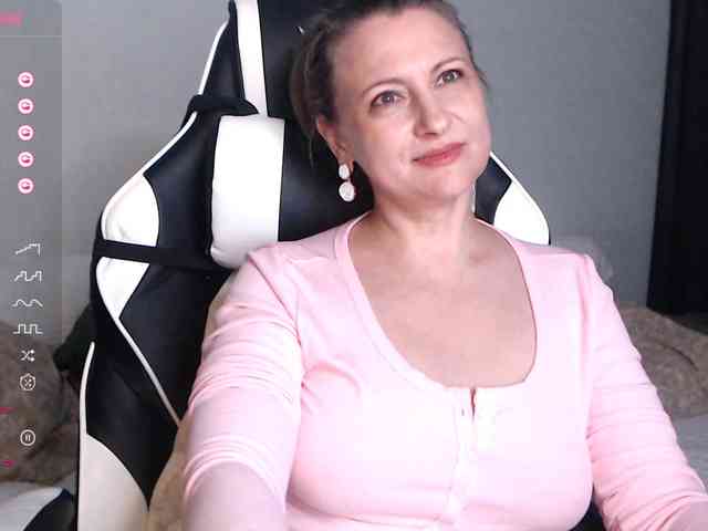 LoveSuperGerl webcam