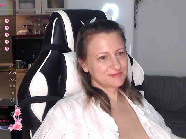 LoveSuperGerl webcam