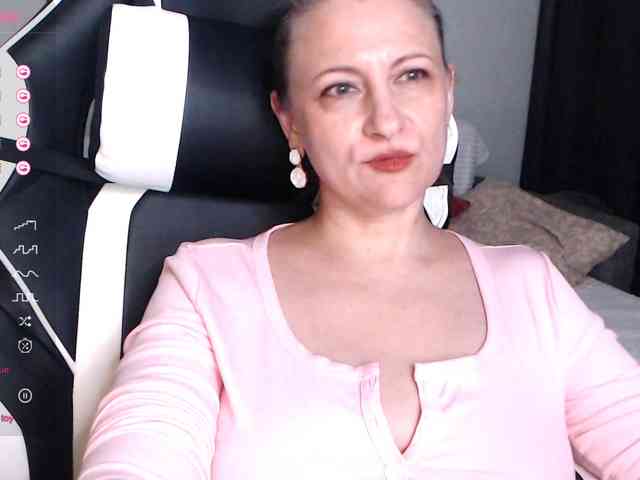 LoveSuperGerl webcam