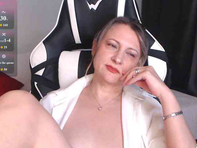 LoveSuperGerl webcam