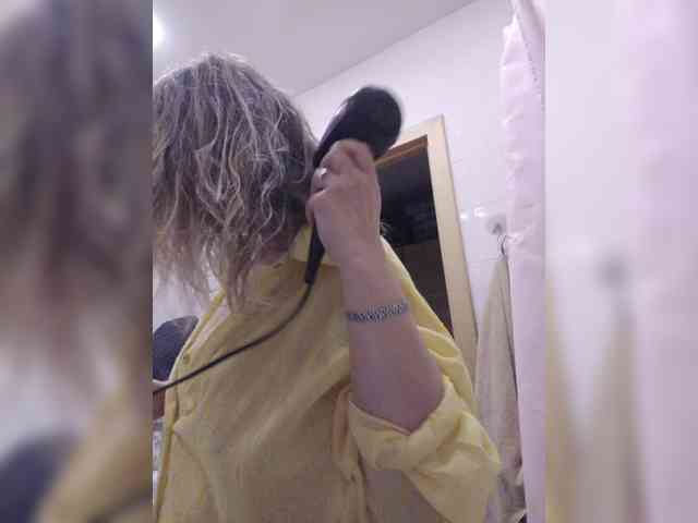 LoveSuperGerl webcam