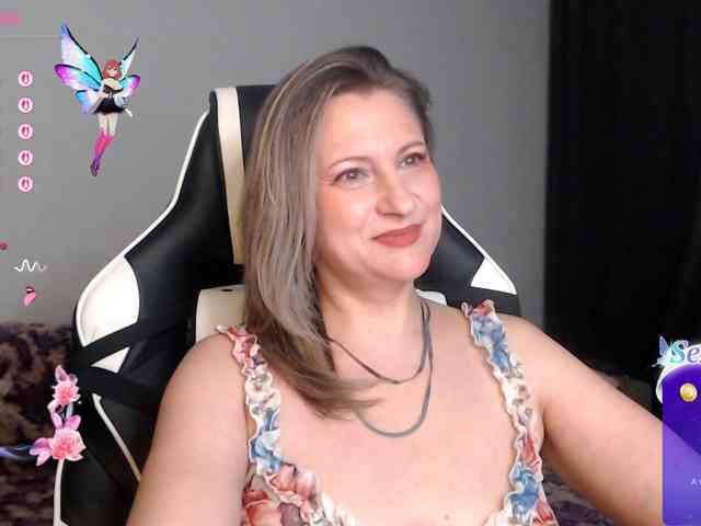 LoveSuperGerl webcam