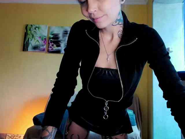 MORNINGXXXSTAR webcam