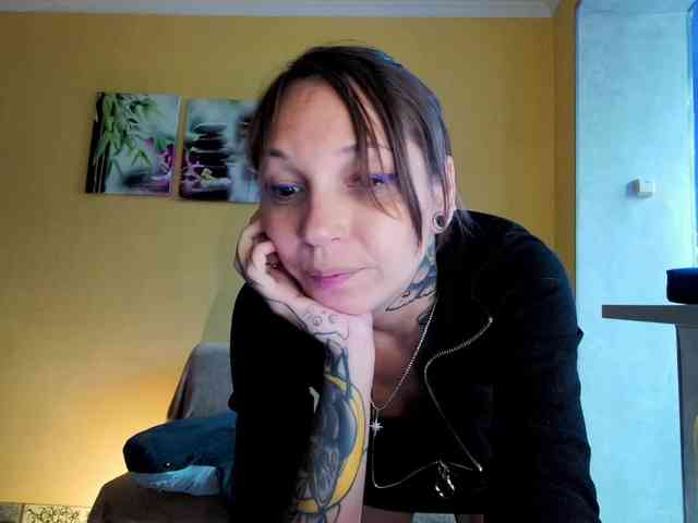 MORNINGXXXSTAR webcam