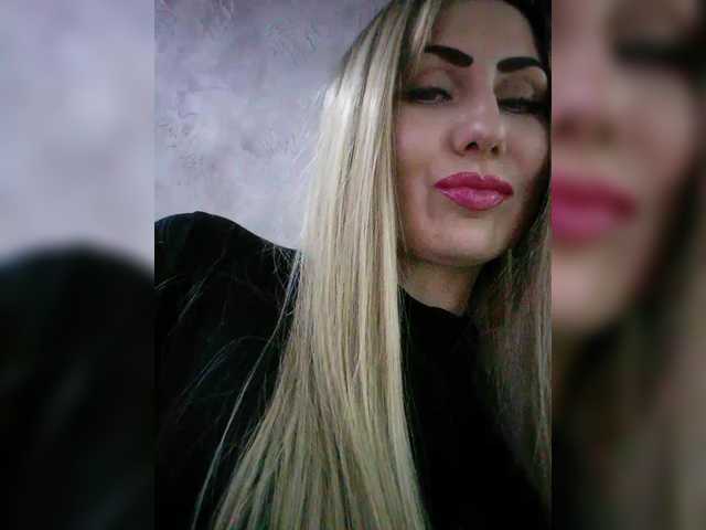 Cassssablanca's BongaCams show and profile