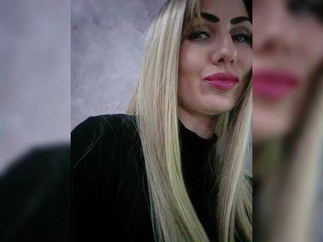 Cassssablanca's BongaCams show and profile