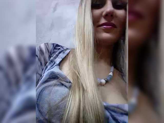 Cassssablanca's BongaCams show and profile