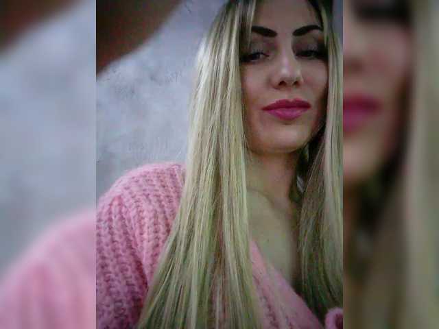 Cassssablanca's BongaCams show and profile
