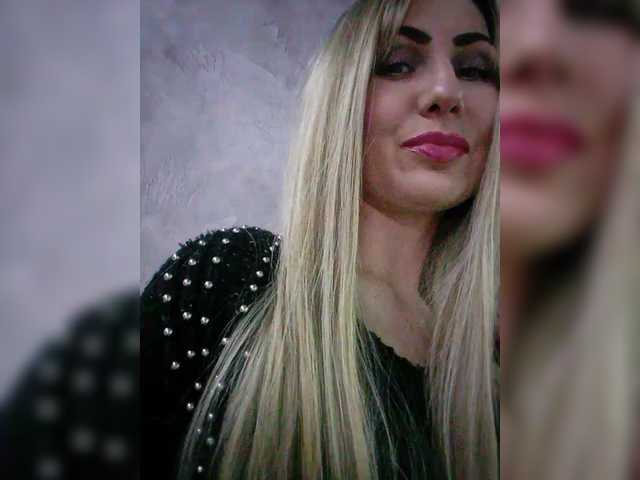 Cassssablanca's BongaCams show and profile