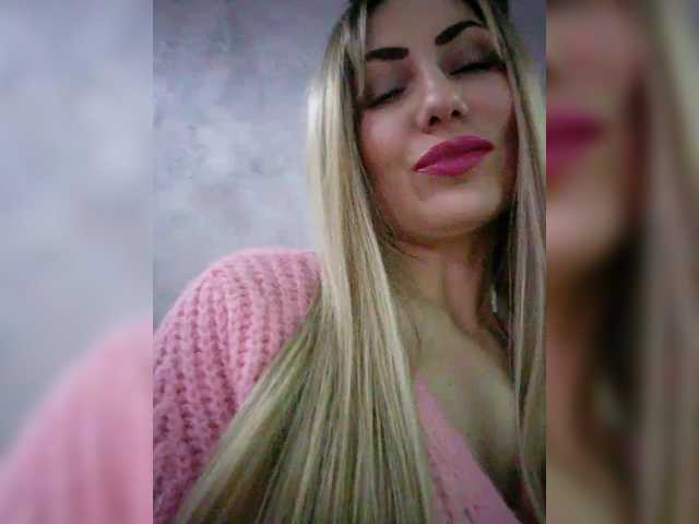 Cassssablanca's BongaCams show and profile