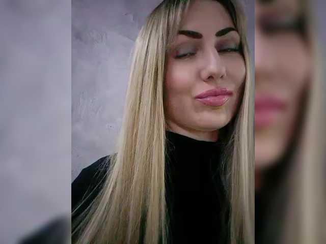 le modèle Cassssablanca est en webcam porno dans un show sur le site bongacams, il possède les tags suivants: White/Caucasian,Blonde,Shaved